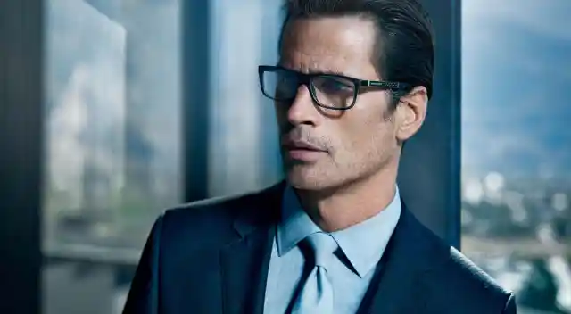 Top 5 Hot Male Coworkers You Need to Appreciate