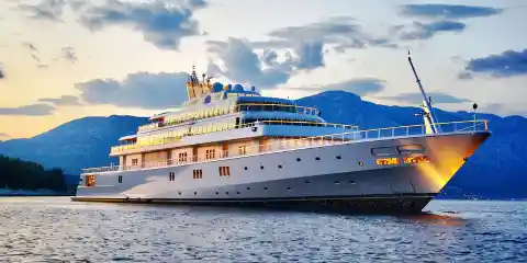 Top 10 Mind-Blowing Expensive Yachts (Part 1)
